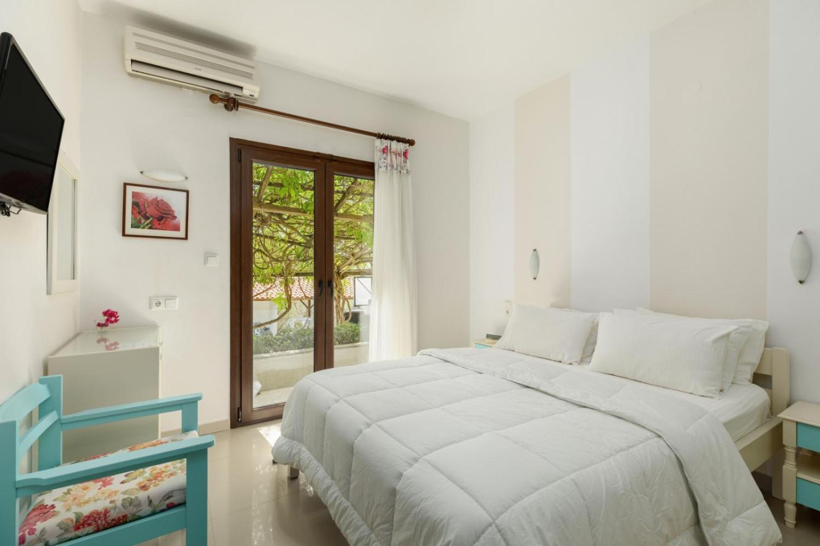 Theoxenia Apartments Ormos Panagias Exterior photo